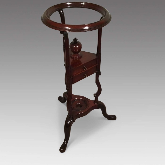 wig stand