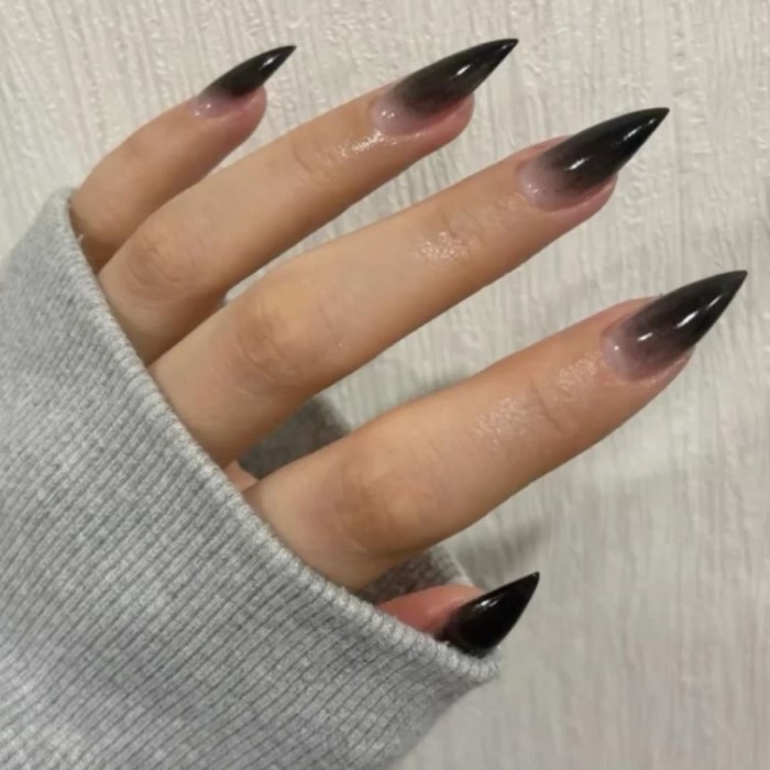 black halloween nails