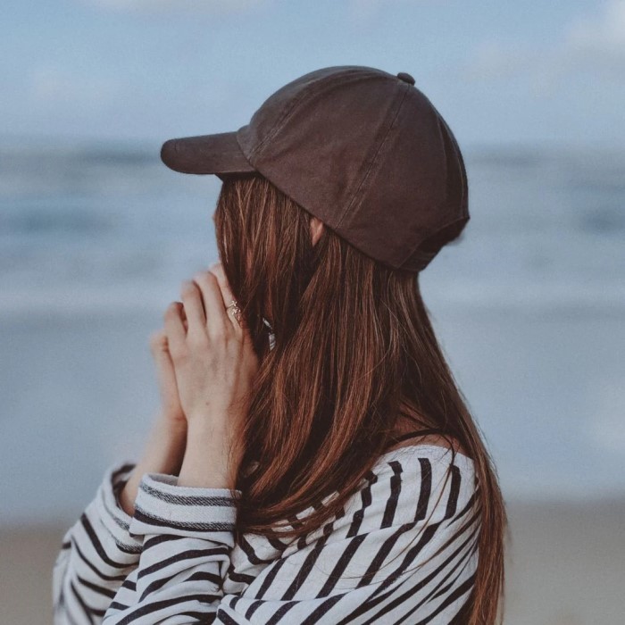 does wearing a hat cause hair loss