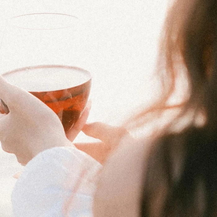 does alcohol cause hair loss
