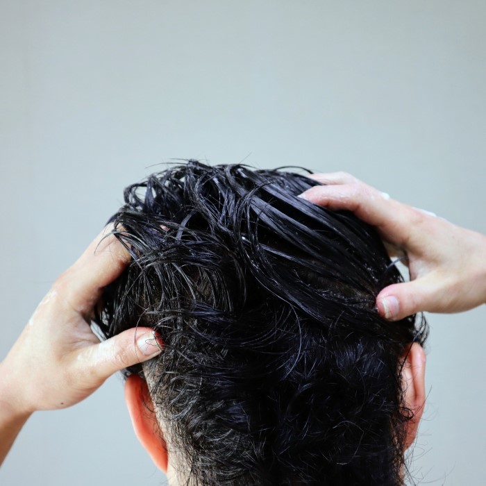 does washing your hair everyday cause hair loss