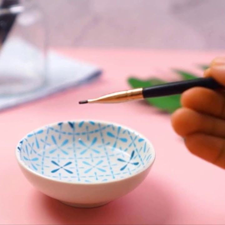 how to clean nail art brushes