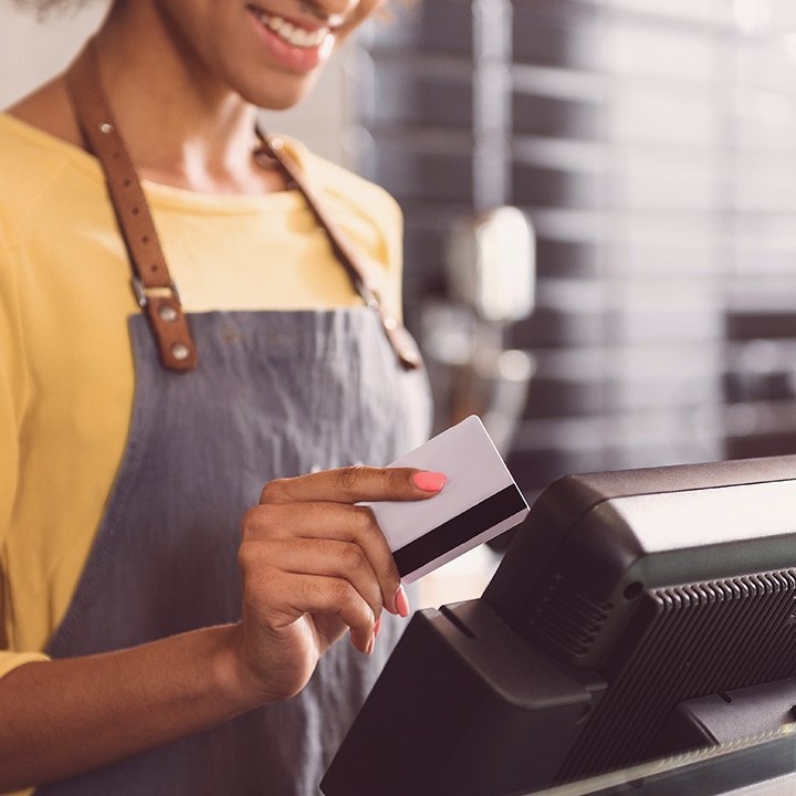 how much to tip nail salon