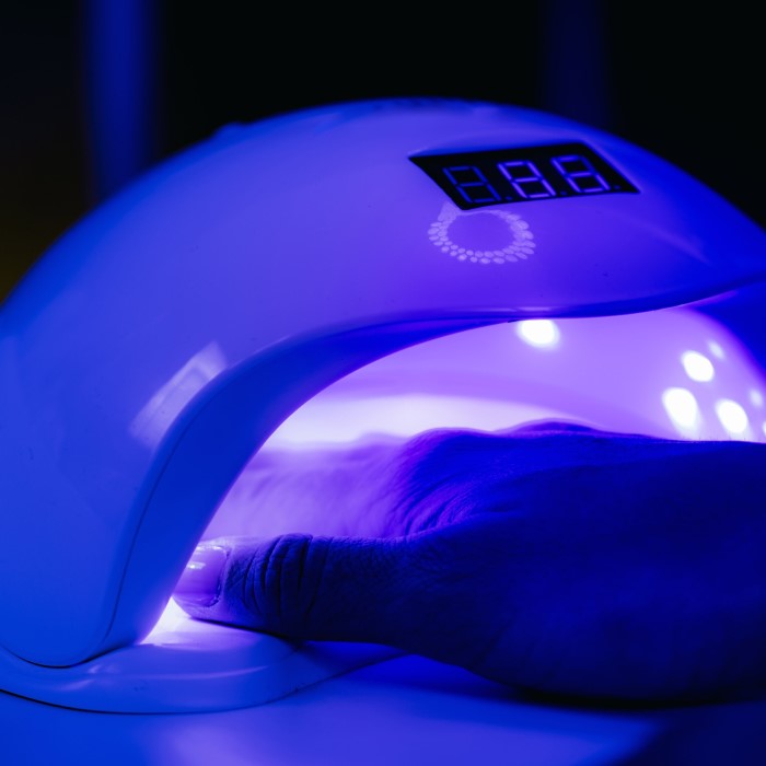 does uv light dry regular nail polish