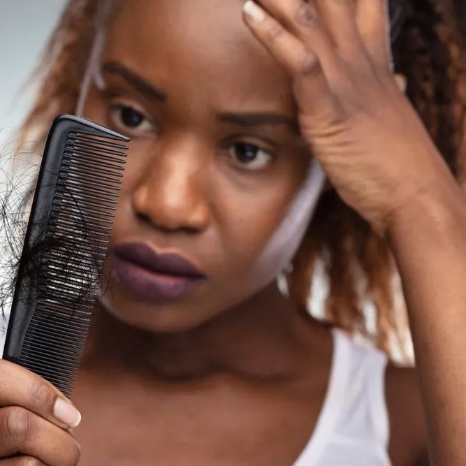 does b12 deficiency cause hair loss