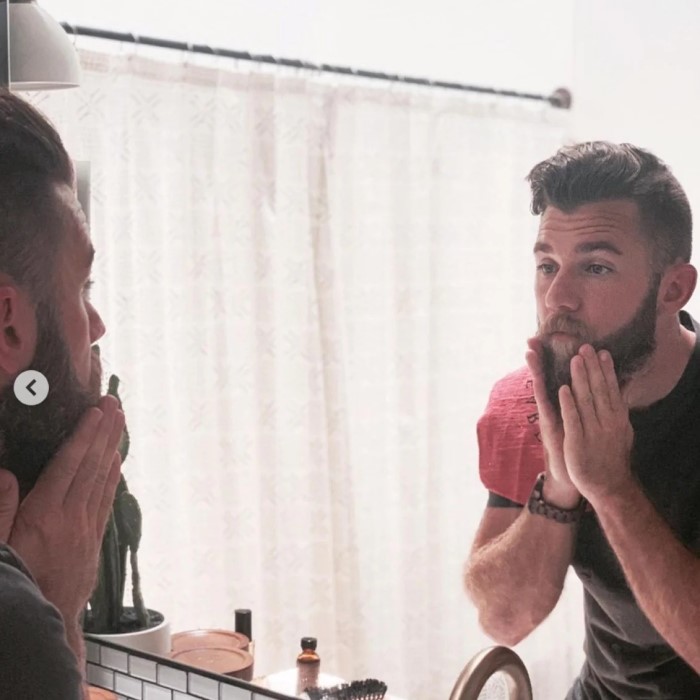 does facial hair cause acne