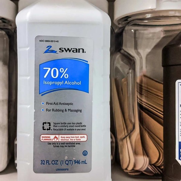 does alcohol remove nail polish