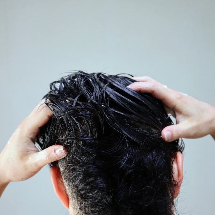 does washing your hair everyday cause hair loss
