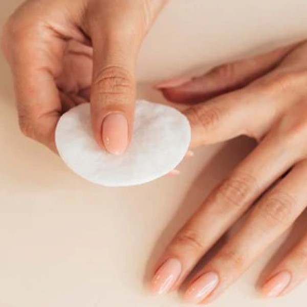 does alcohol remove nail polish