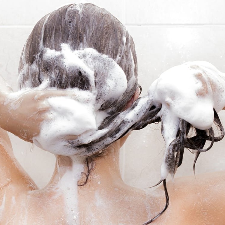 does washing your hair everyday cause hair loss