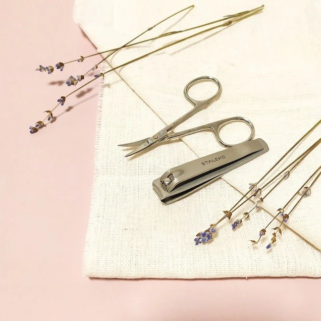 how to clean nail clippers