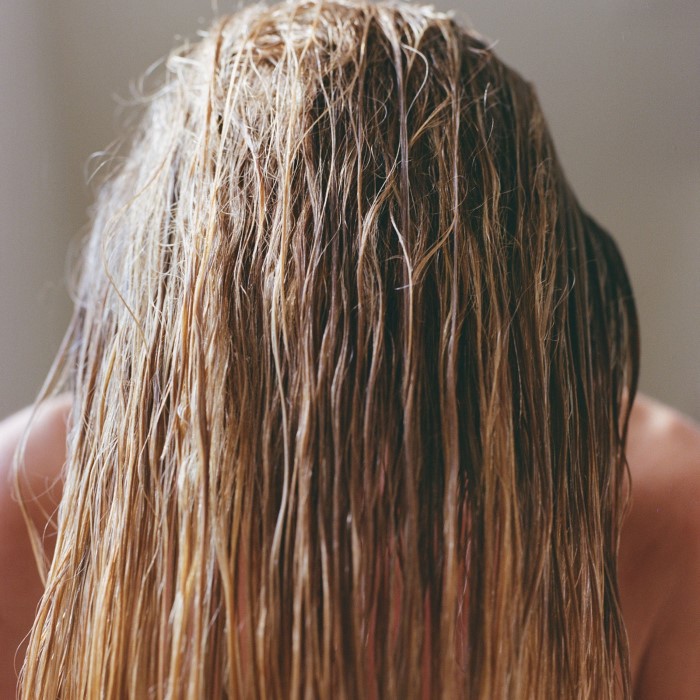 does dying your hair cause hair loss