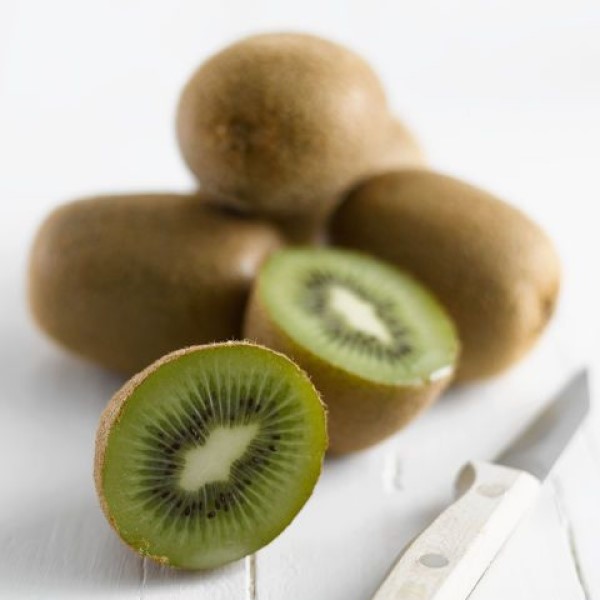 is eating kiwi skin good for you