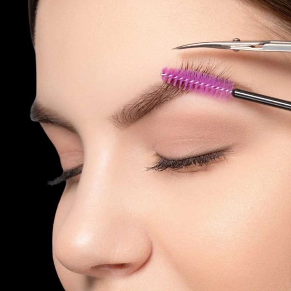 how to trim your eyebrows